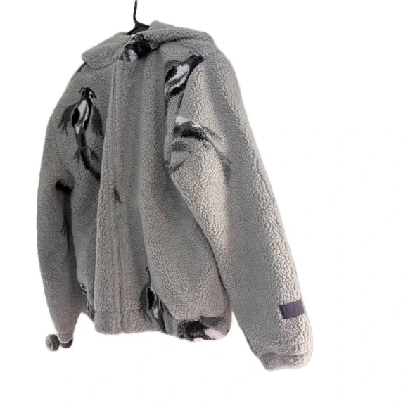 Taylor Swift Merch
SPEAK NOW (TAYLOR'SVERSION) KOI FISH ZIP UP HOODIE
Small
NWOT - Picture 2 of 16